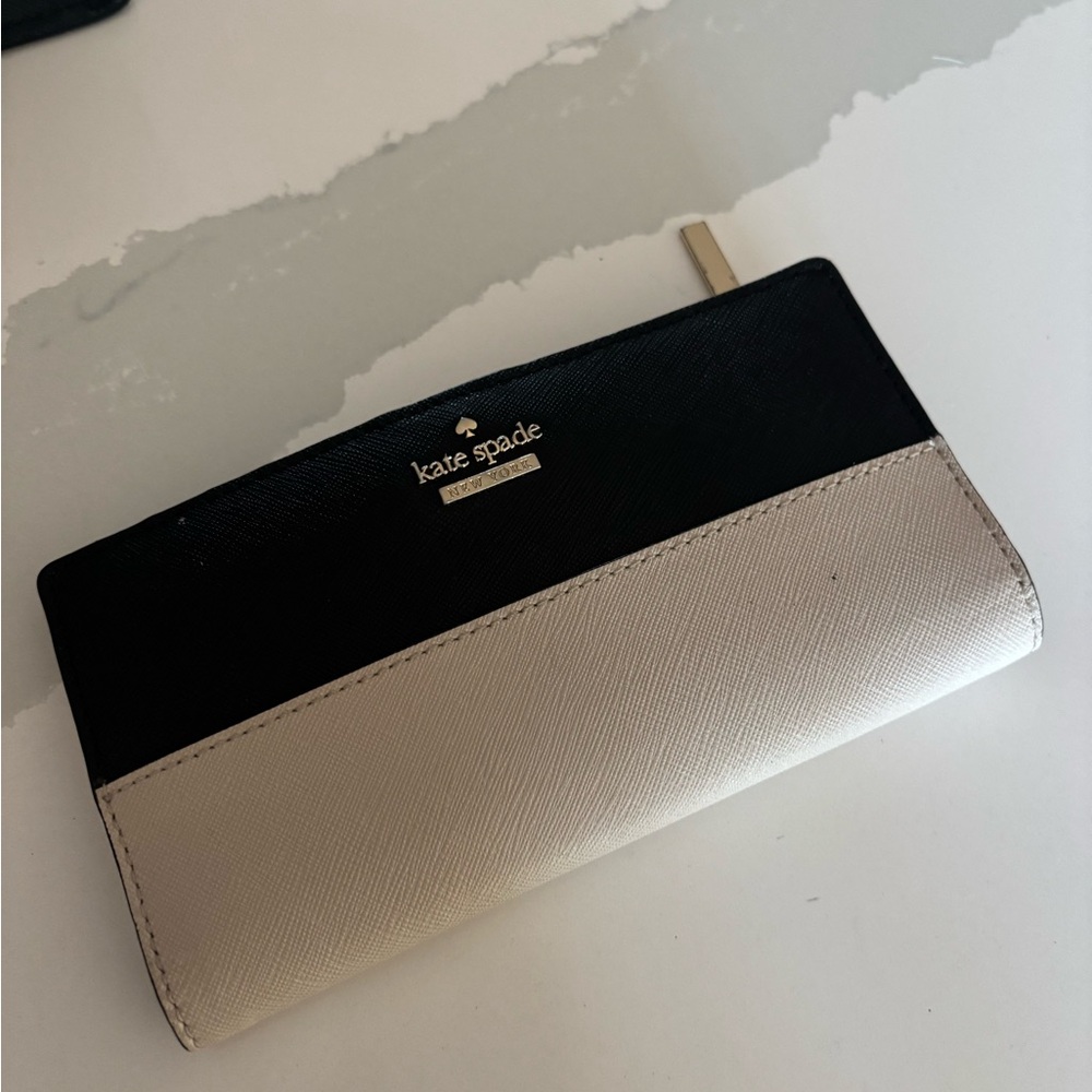Kate Spade Two-Tone Black and Cream Wallet